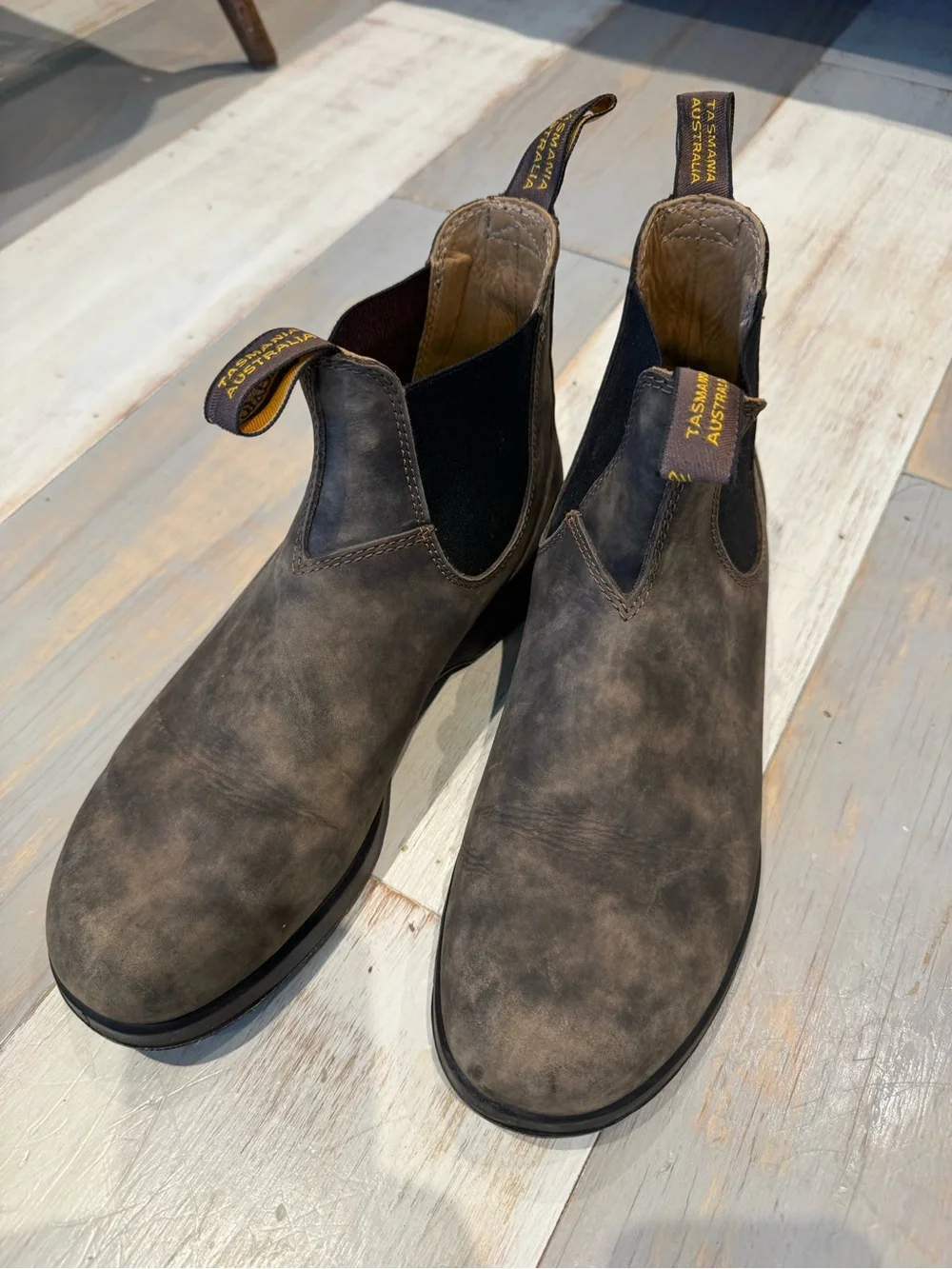 Blundstone Brown Distressed Leather Chukka Boots